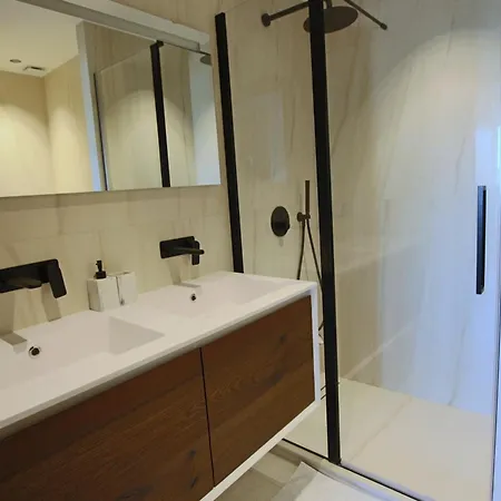 Completely Renovated On Bld Croisette, 3 Parental Bedrooms Apartamento *