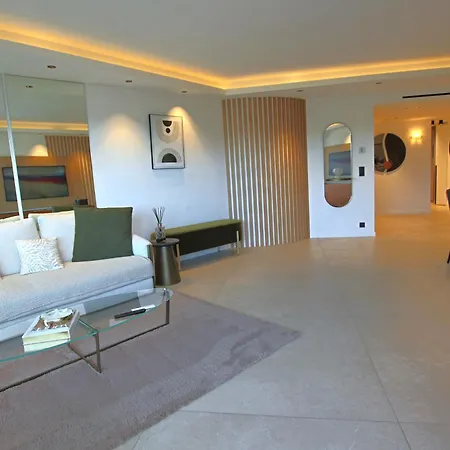 Completely Renovated On Bld Croisette, 3 Parental Bedrooms * Cannes