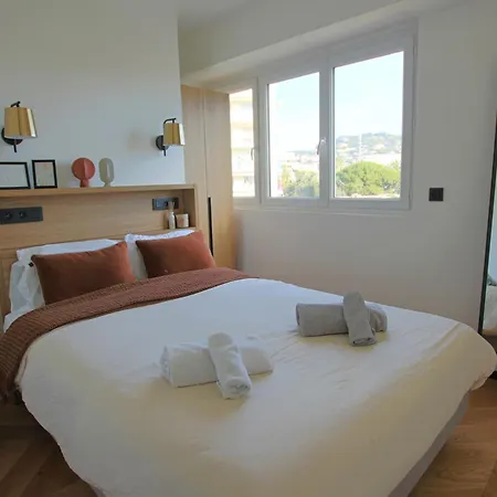 Completely Renovated On Bld Croisette, 3 Parental Bedrooms Apartmán