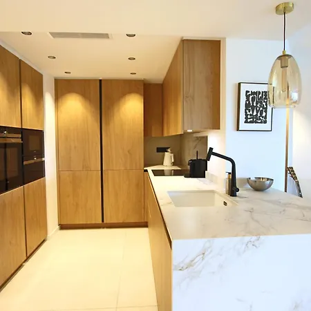 Apartmán Completely Renovated On Bld Croisette, 3 Parental Bedrooms *